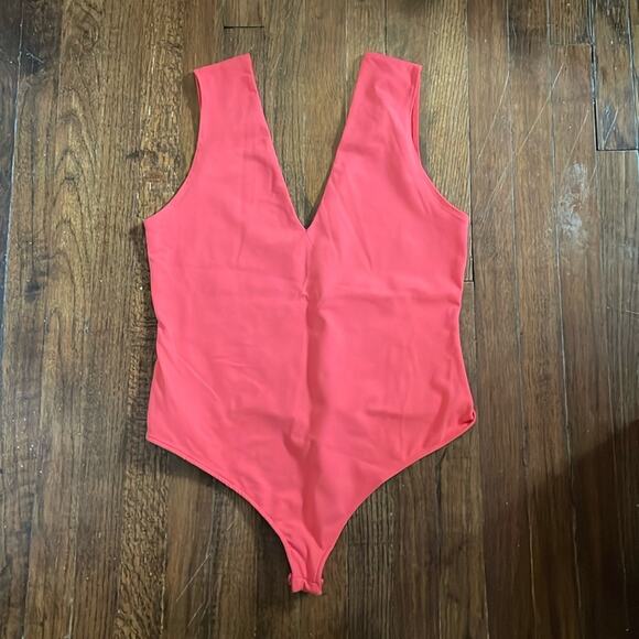 Free People Low V Neck Coral Pink Bodysuit XL New - Picture 3 of 8
